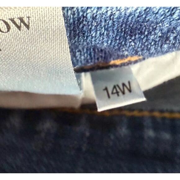 Cosmic Blue Love Jean Shorts Womens 14W Blue Denim Cotton Stretch Comfort Cuffed - Picture 7 of 10